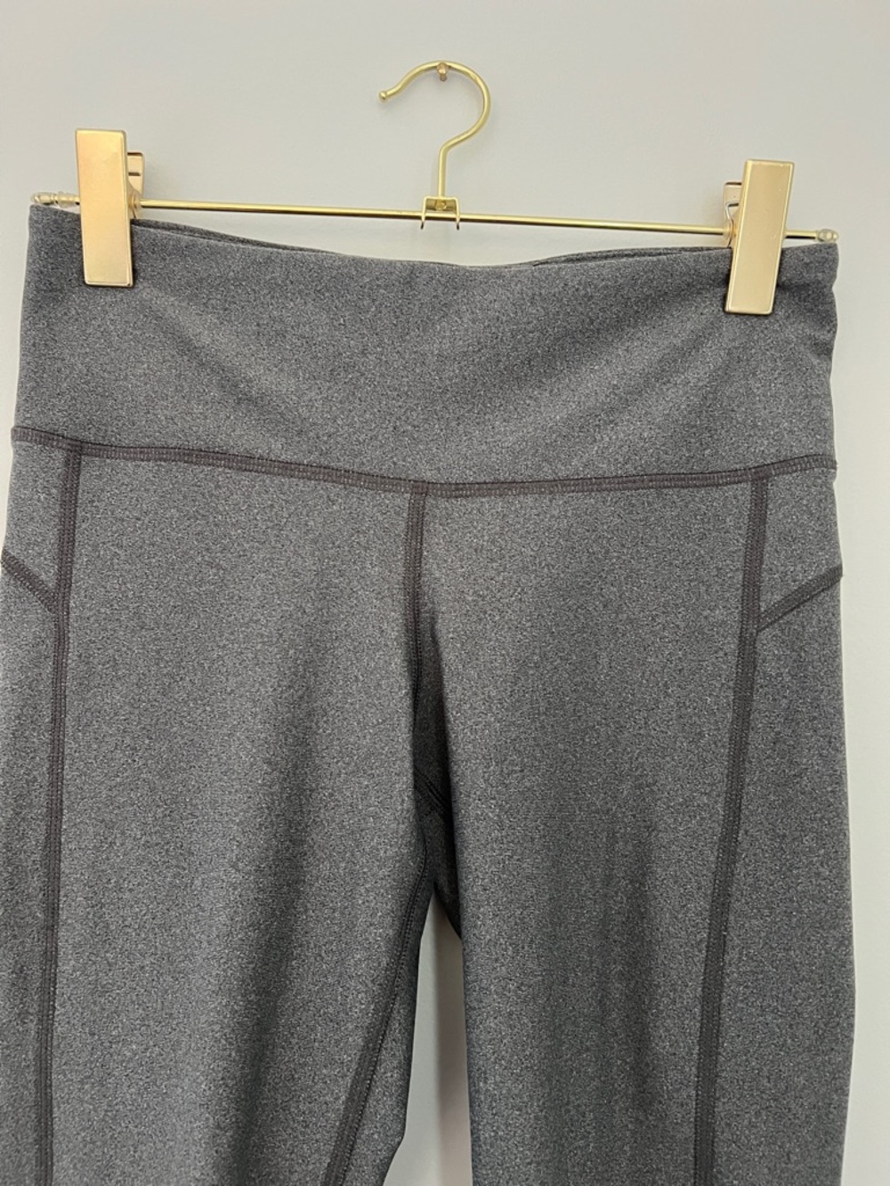 Under Armour Compression HEATGEAR Gray Capri Leggings Style #1352538 Size M - Picture 4 of 13